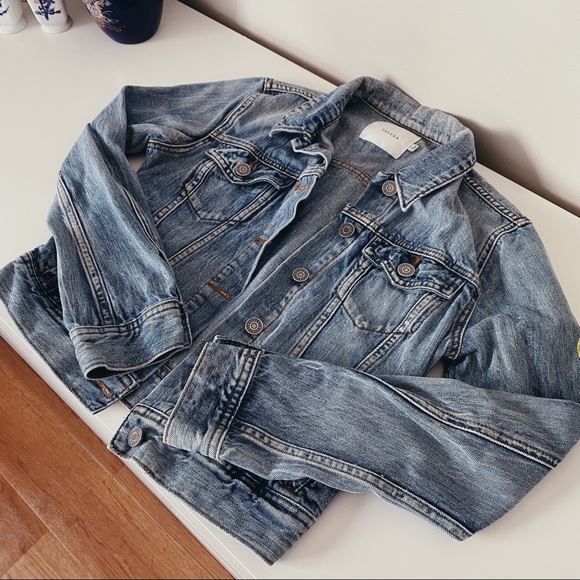 ARITZIA Talula Cropped Medium Wash Denim Light Jacket - Picture 5 of 5